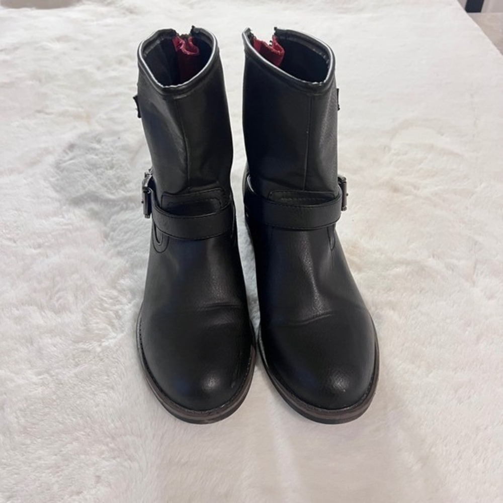 Wild Pair Womens Ankle Boots Black Buckle Accent Moto Block Heel Zipper Size 6.5